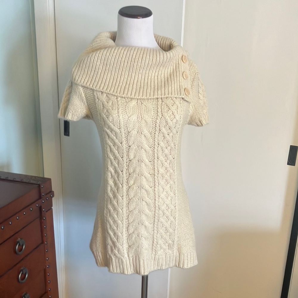 Cream BCBG knit sweater